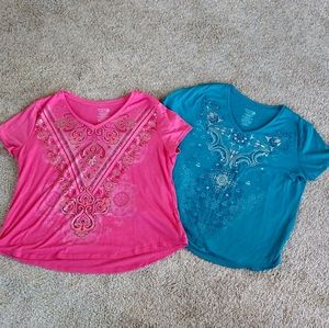 Two: Time and Tru 2XL Patterned Tee Shirt Tops